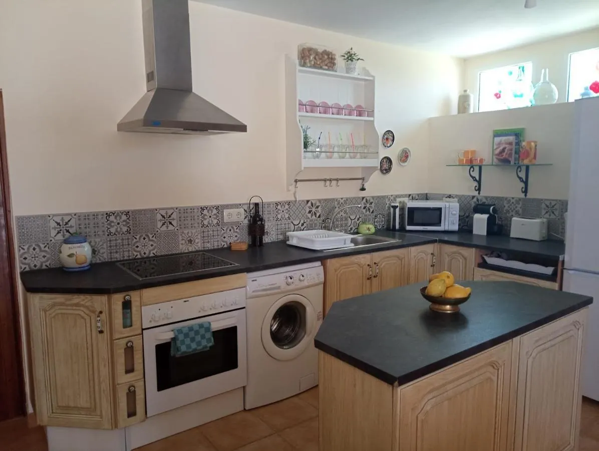 Holiday home Home Benitez Pizarra